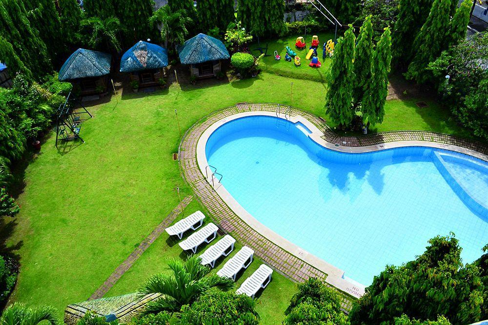 Days Hotel By Wyndham Batangas Eksteriør billede