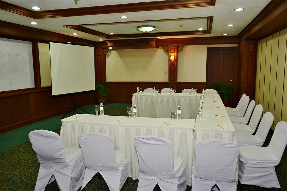 Days Hotel By Wyndham Batangas Eksteriør billede